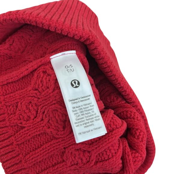 Lululemon Womens Cable-Knit Pom-Pom Beanie Dark Red NWT - Picture 5 of 5